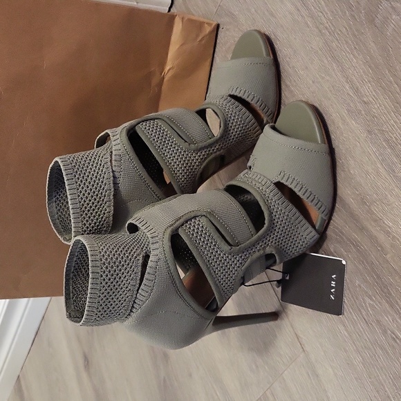 Zara l woman l Heels l Size 6.5 l Euro 37 Ladies Zara heels sage green - Picture 2 of 7